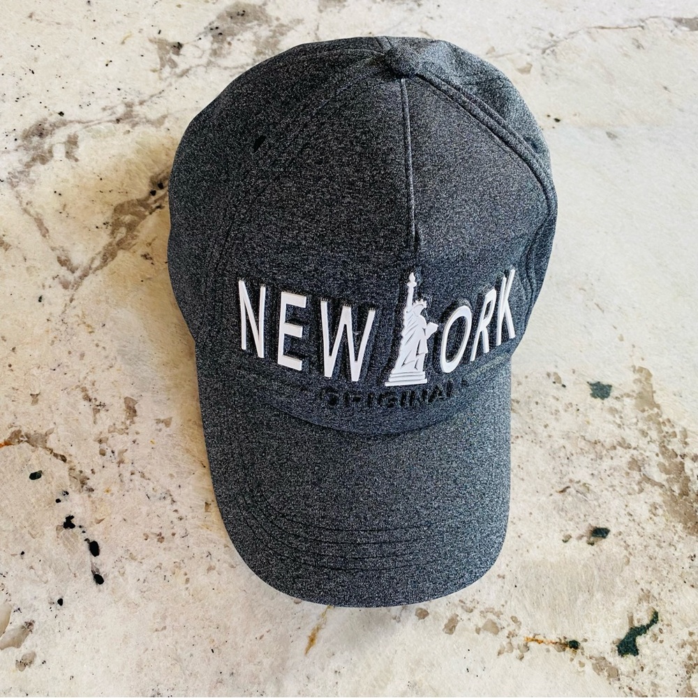 Robin Ruth Black and Gray Cap